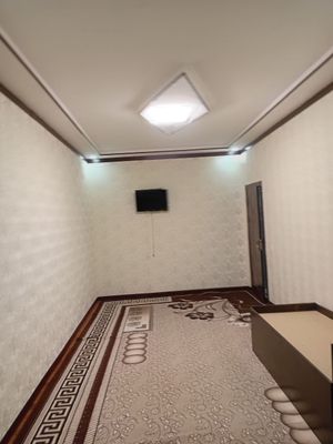 Kvartira sotiladi 44kv/m