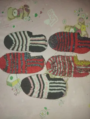 Продаются вязаные носки и следки.