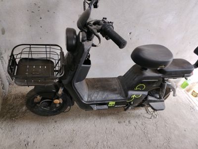 SKUTER BODO YURGAN 1855KM YILI2024 350$ andijon