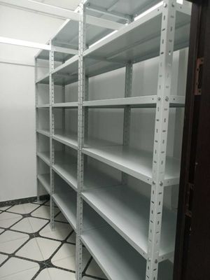 Полочные стеллажи для офиса