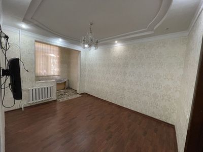 Аренда. Торговый центр. 3-комнатная. 1 этаж.