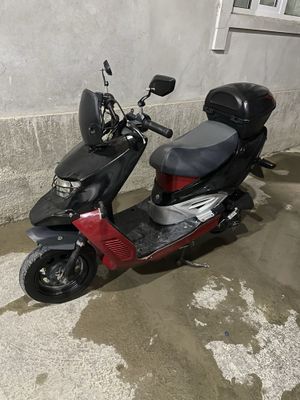 Srochna sotiladi narxini kelishamiz Skuter benzin jayron