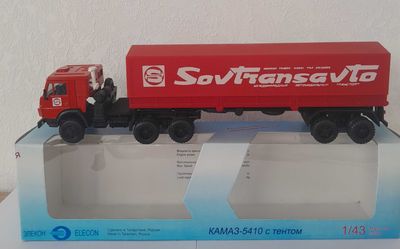 Модель КАМАЗ 5410 тент Sovtransavto красного цвета