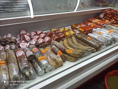 Витринный холодильник сотилади AZN холати яхши. Ишлаб турибди.