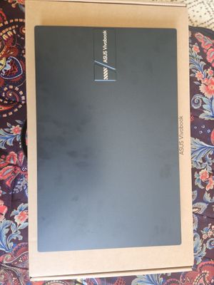 Asus Vivobook X1502V. Yengi