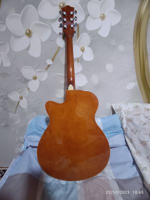 Gitara sotiladi yengi ishlatilmagan