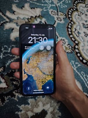 Zo'r xolatdagi Iphone 11 sotiladi