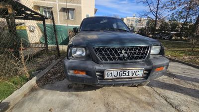 Пикап MTSUBISHI L200 внедорожник. Pickup.