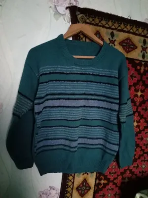 Свитер мужской вязаный.