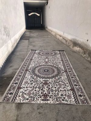 Гиламлар 1 йил ишлатилган