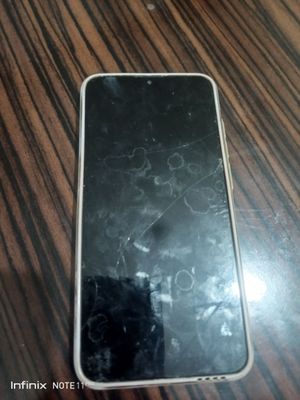 redmi8 sotiladi yaxshi ishlaydi