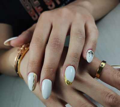 Маникюр и педикюр для милых дам