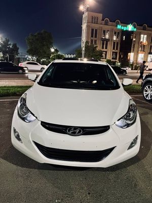 Hyundai elantra.