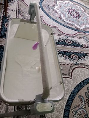 Uzi tebratadigan kravat holati yaxshi