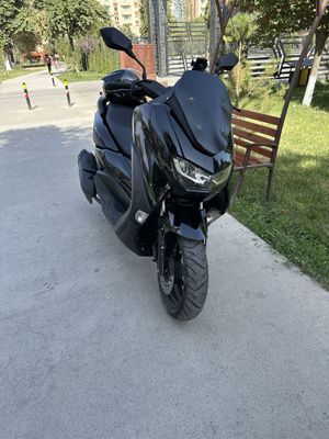 yamaha N max Skutr