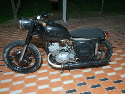 Mototsikl иж 2 сотилади