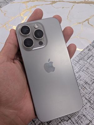 Iphone 15 pro natural titan