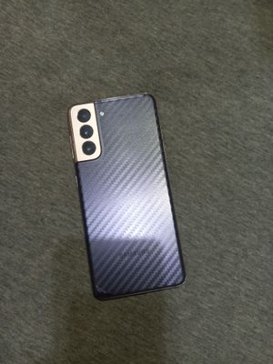 S21 xotira 256 gb 8 xolati ideal karobka dakument yo‘q bir qo‘l