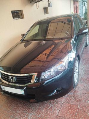Продаётся Honda Accord 2.4