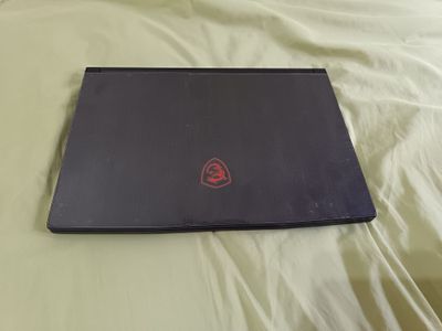 срочно Ноутбук MSI