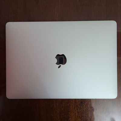 MacBook pro M1 16/512 GB yaxshi