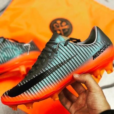 Легендарные бутсы cr7 2017