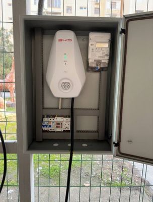 Установка зарядного устройства для электромобиль