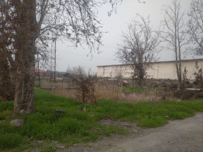 Noturar bino sotiladi 1.64 sotix yòl yuzida svet gaz bor sotixi 2000$