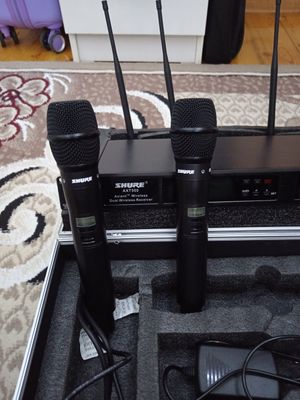 Продаётся микрофон Shure AXT 500