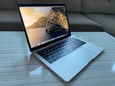 Macbook pro 13.3 i5 16gb 512gb состоянии идеал