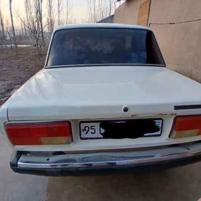 Vaz 2107 sotiladi