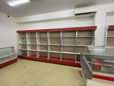 Magazin uchun mebel