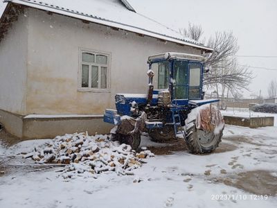 Трактор сотилади йили 1991 йил. Хола и йахши нархини келишамиз