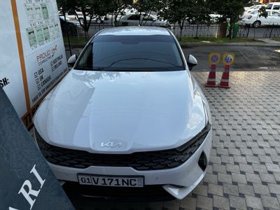 Kia K5 prestij yangi