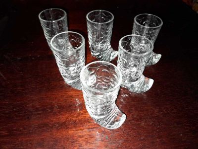 Продам рюмки - сапожки хрусталь Чехия в идеальном состоянии. Из СССР