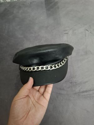 Kepka sotiladi qizlarniki 50 ming
