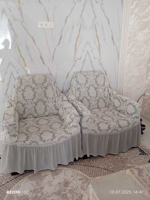 Myahkiy mebel sotaladi