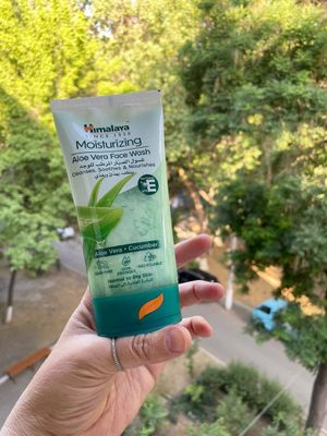 Himalaya brendidan yuz yuvish uchun gel