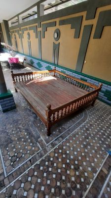 Продается деревянный тапчаны в хорошем состоянии