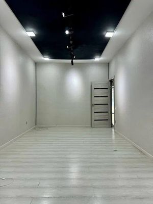 Чиланзар ор ЗАГС 18м² 1этаж в доль дороги 1кабинет юр адреса