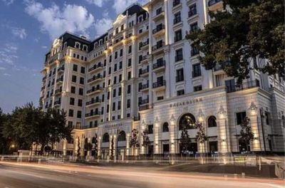 Продается 340 кв Жк Казахстан ,Ц 5 ,Коммерческое помещение , не жилое