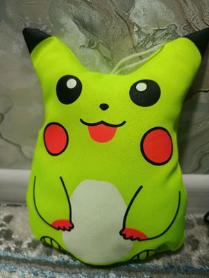 Yumshoq bollalar uchun oʻyinchoq pikachu