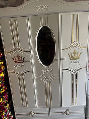Bolalar mebeli, holati a’lo, divani deyarli ishlatilmagan.