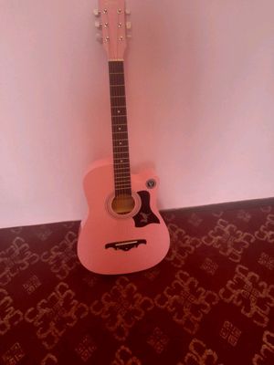 Gitara sotiladi narxi 800 ming