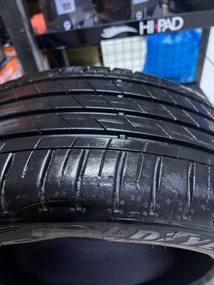 Goodyear 215 55 R17