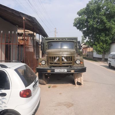 Zil Sotiladi 1985 ural mator