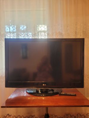 Продам телевизор LG 43"