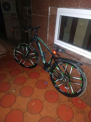Velosiped sotiladi juda arzon va deyarli yangidek