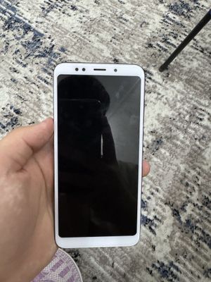 Xiaomi Redmi 5 Plus ikkalasi ham 600000