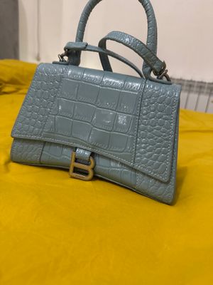 Сумка новая  продам за 50 тысяч сум